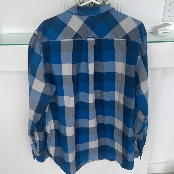 Quicksilver blue lightweight button up - Picture 2 of 4